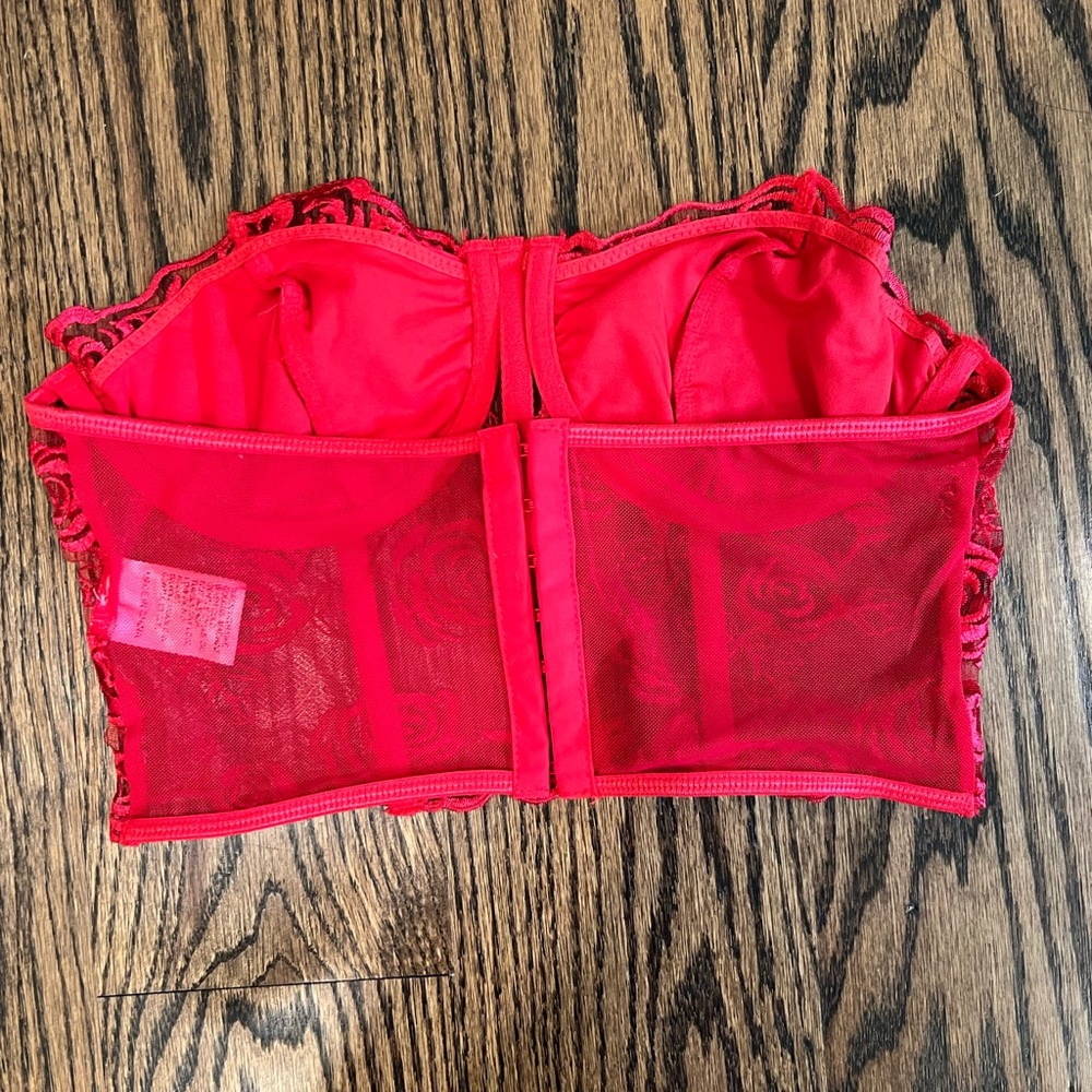 Red Amazon Top - Picture 2 of 2